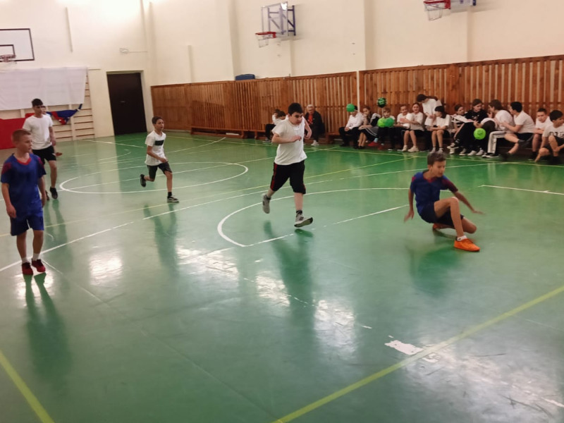 Соревнования по мини-футболу среди школьников 5 классов,.