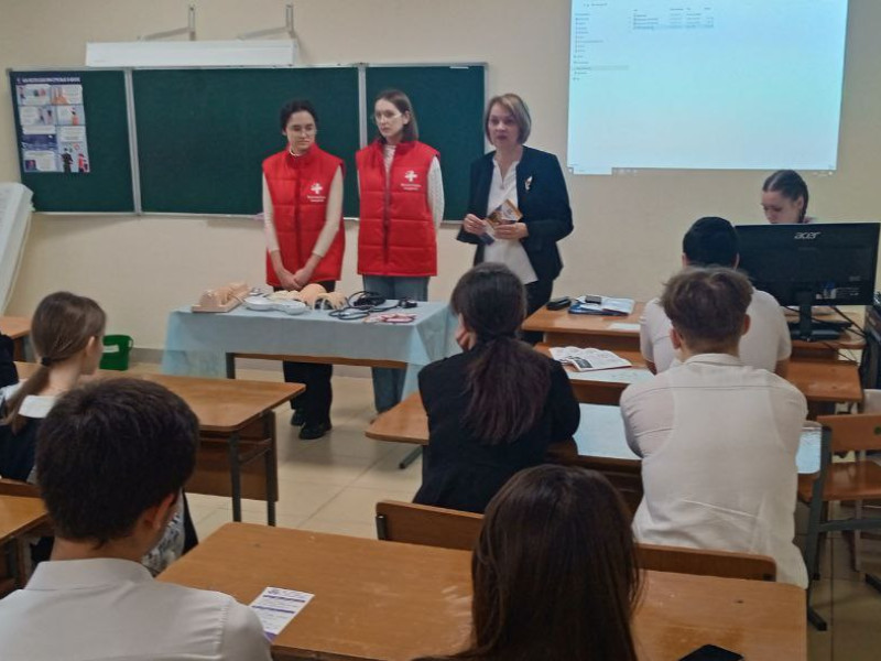 выпускников 9,11 классов посетили представители филиала «Новопавловский АНО «СКМК».
